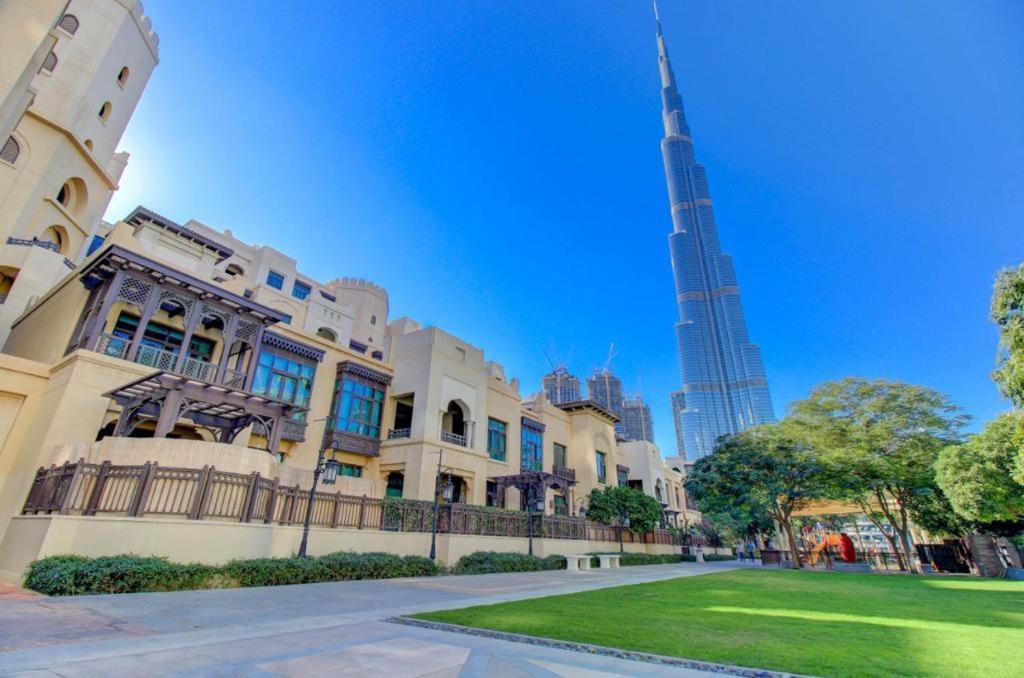 Durrani Homes - Unique Garden Apt At Souk Al Bahar Besides Dubai Mall & Burjkhalifa With Private Jaccuzi Eksteriør billede
